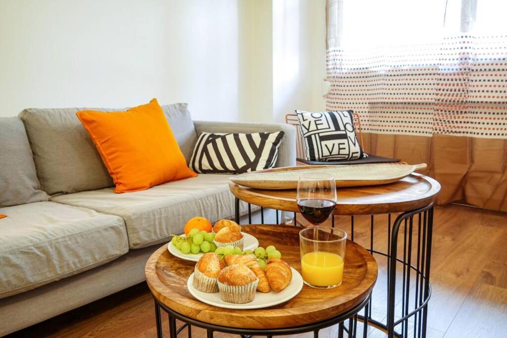 Stay U-Nique Apartments Lluca Barcellona Esterno foto