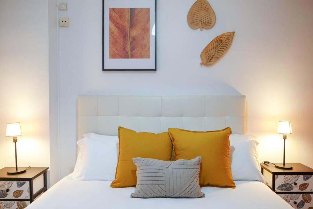 Stay U-Nique Apartments Lluca Barcellona Esterno foto