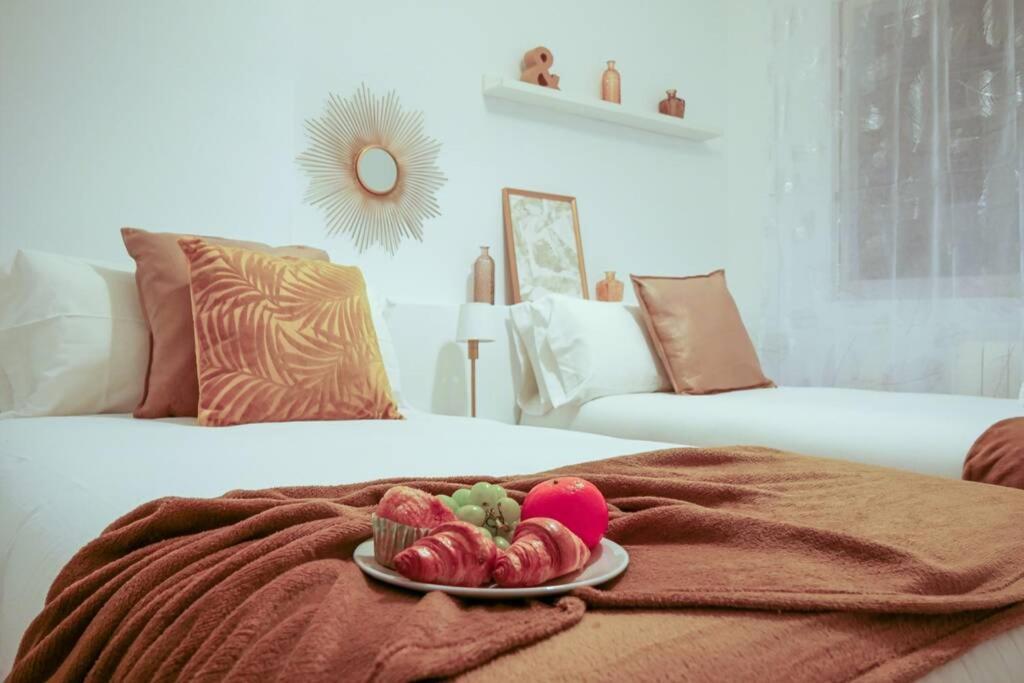 Stay U-Nique Apartments Lluca Barcellona Esterno foto
